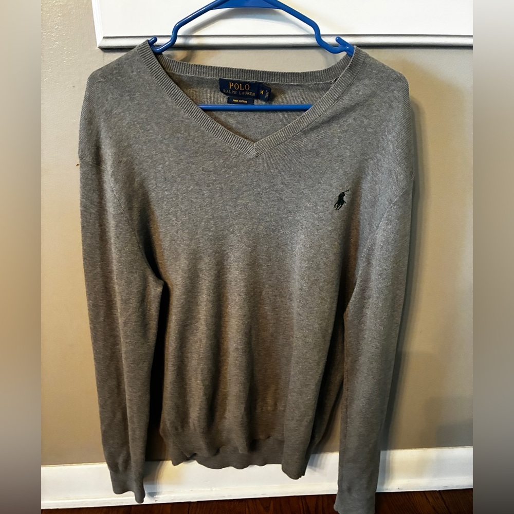 Polo Ralph Lauren
100% Pima Cotton
Grey, V-Neck Sweater